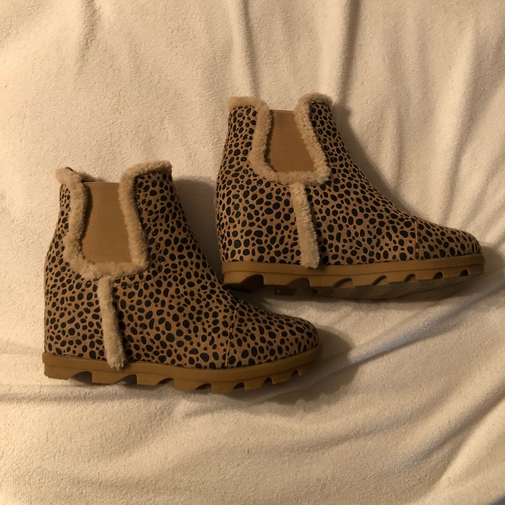 Sugar Leopard Print Wedge Heel Ankle Boots Sz 8.5 M